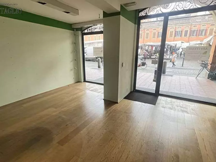 Immagine 3 di Negozio in affitto  a Sassuolo