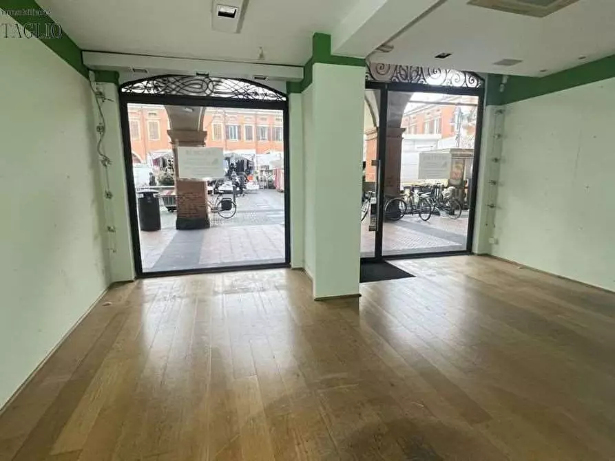 Immagine 2 di Negozio in vendita  a Sassuolo