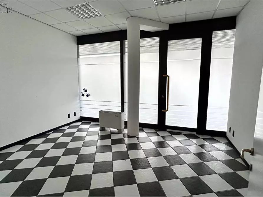 Immagine 3 di Ufficio in vendita  a Sassuolo