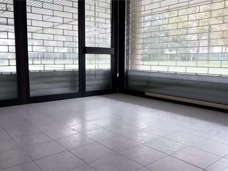 Immagine 2 di Negozio in vendita  a Sassuolo