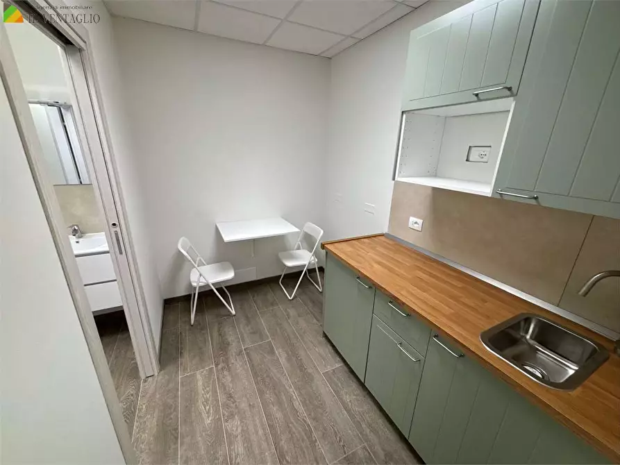 Immagine 7 di Ufficio in affitto  a Sassuolo