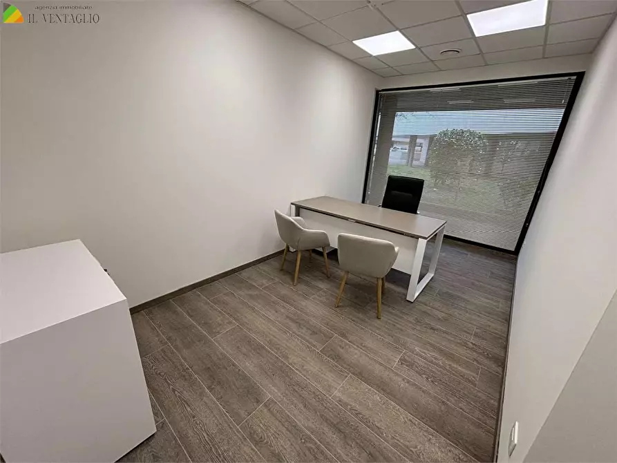 Immagine 5 di Ufficio in affitto  a Sassuolo