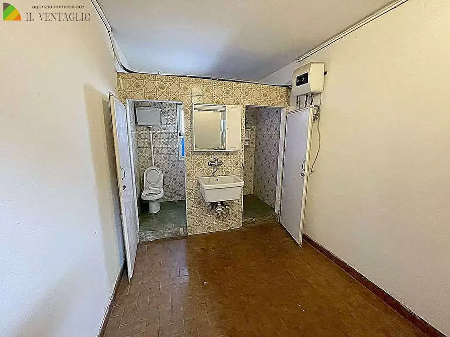 Immagine 6 di Capannone industriale in affitto  a Casalgrande