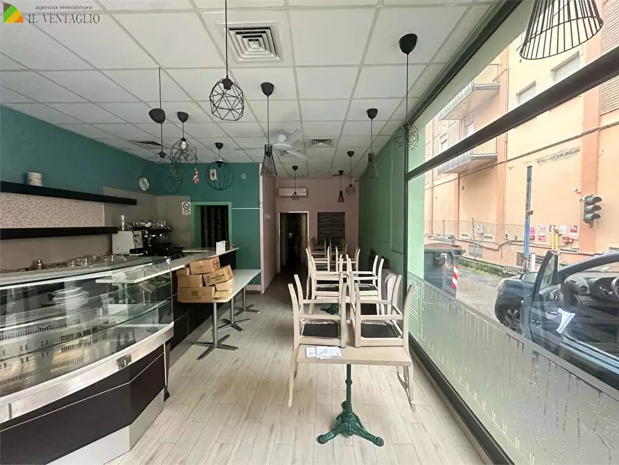 Immagine 2 di Negozio in affitto  a Sassuolo