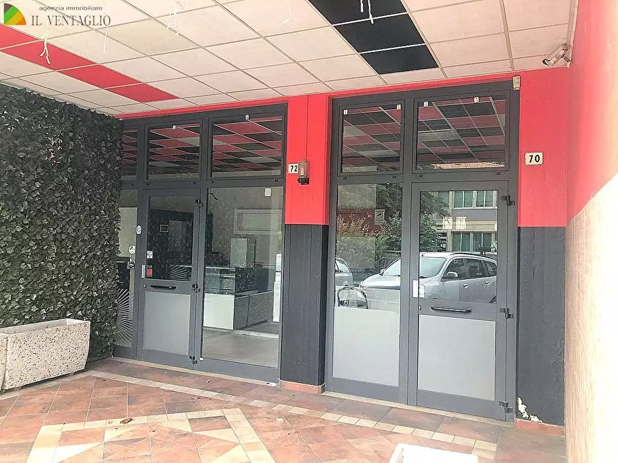 Immagine 1 di Negozio in vendita  a Sassuolo