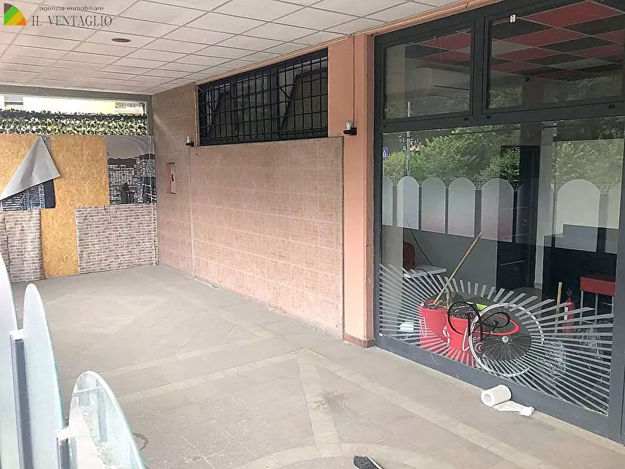 Immagine 2 di Negozio in vendita  a Sassuolo