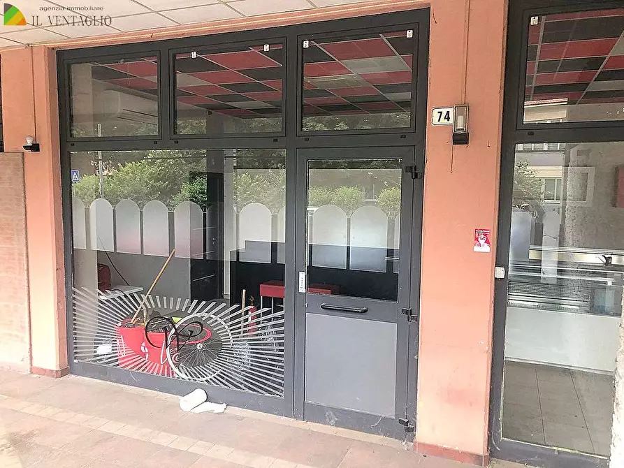 Immagine 3 di Negozio in vendita  a Sassuolo