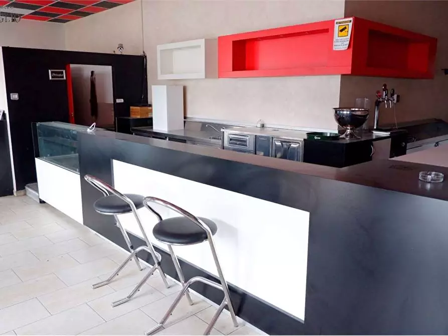 Immagine 5 di Negozio in vendita  a Sassuolo