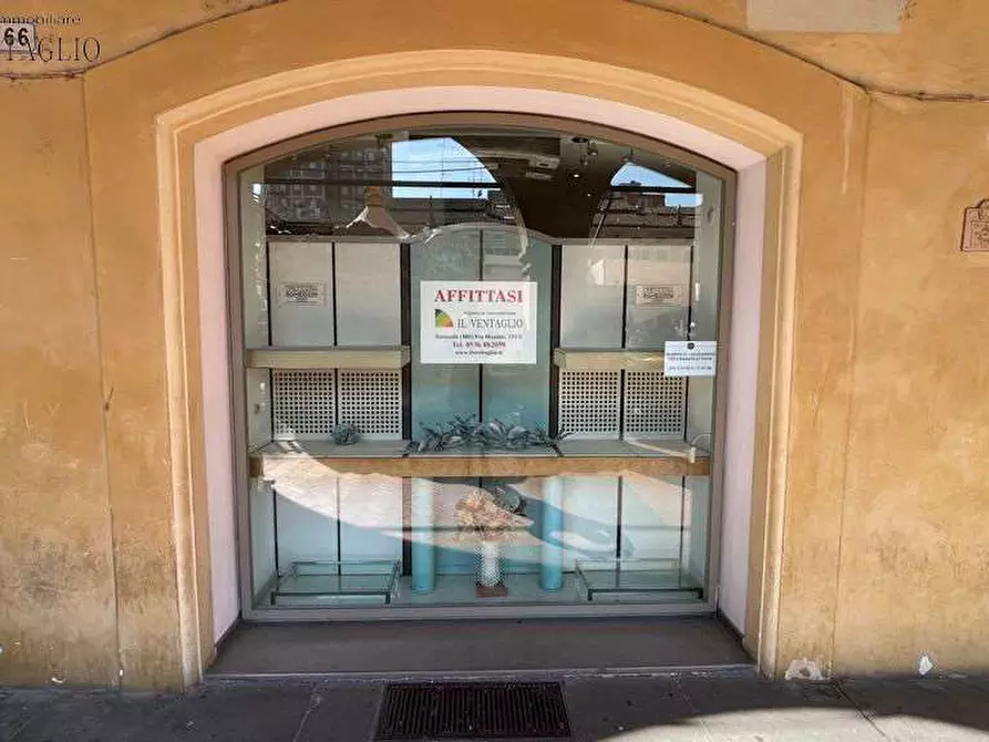 Immagine 2 di Negozio in affitto  a Sassuolo