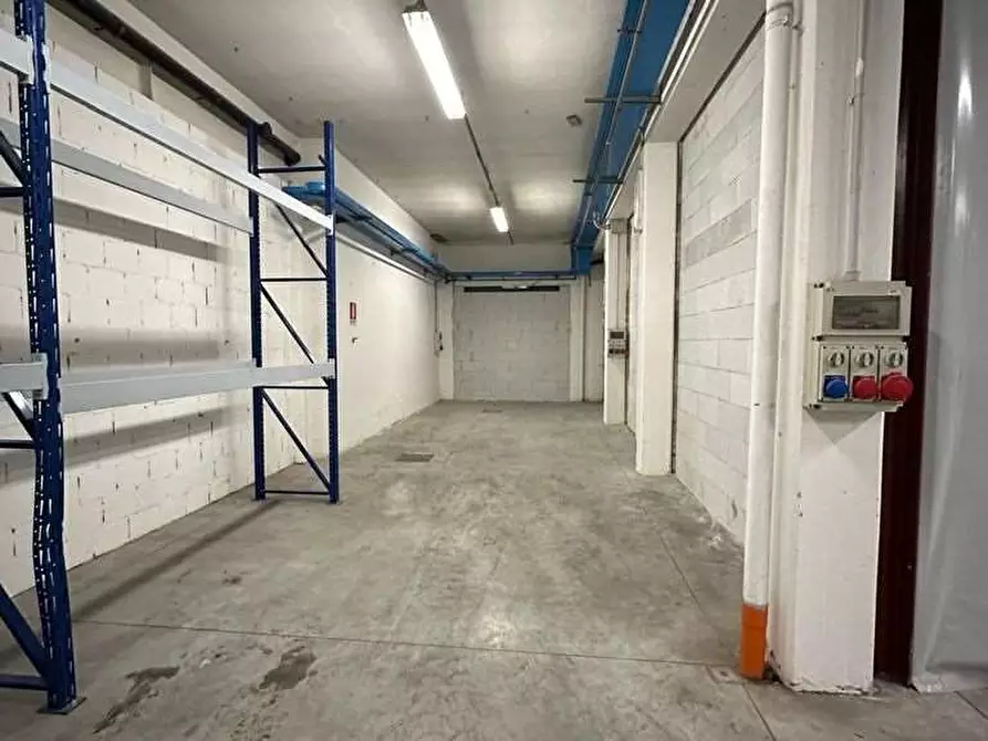 Immagine 3 di Capannone industriale in vendita  a Sassuolo