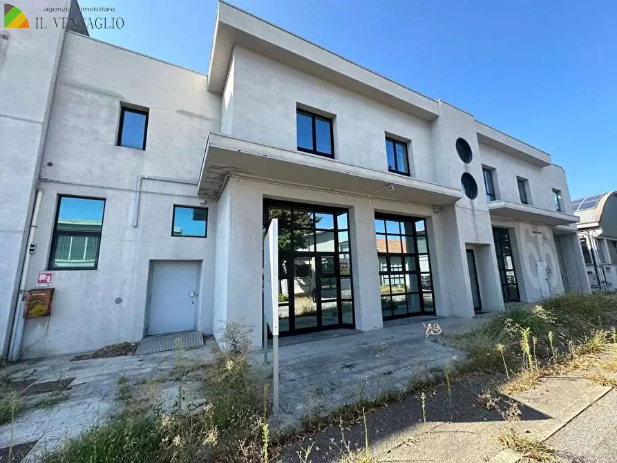 Immagine 1 di Capannone industriale in vendita  a Sassuolo