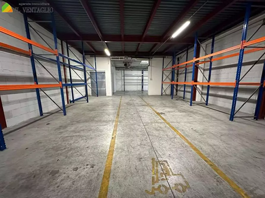 Immagine 7 di Capannone industriale in vendita  a Sassuolo