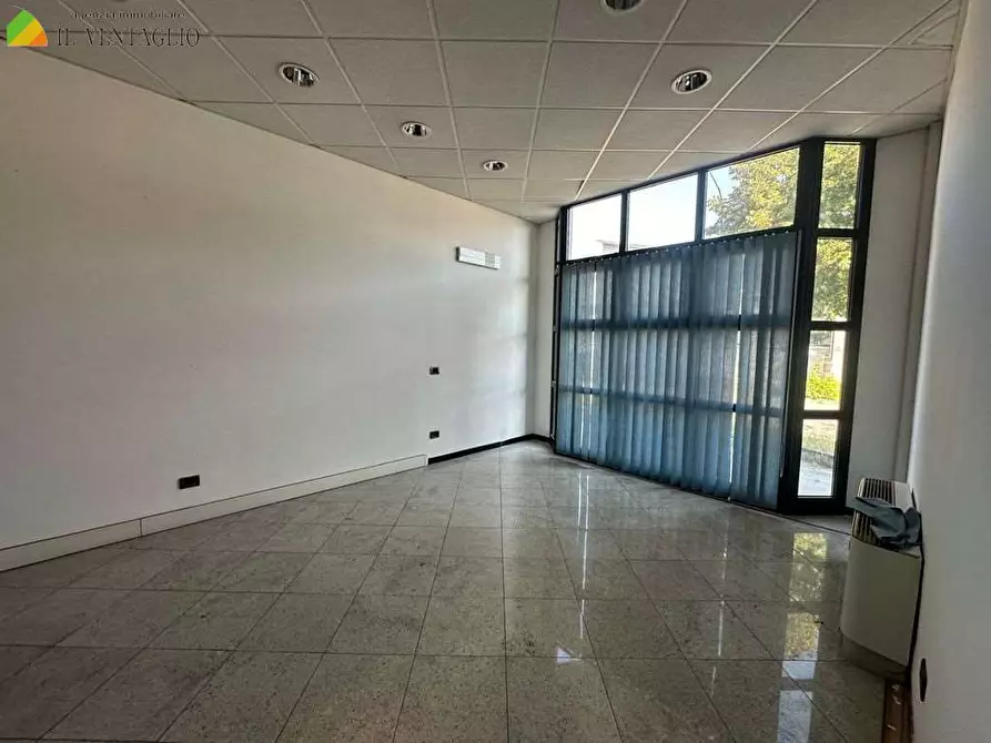 Immagine 8 di Capannone industriale in vendita  a Sassuolo