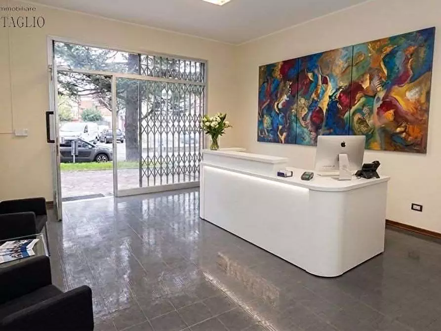 Immagine 1 di Ufficio in affitto  a Sassuolo