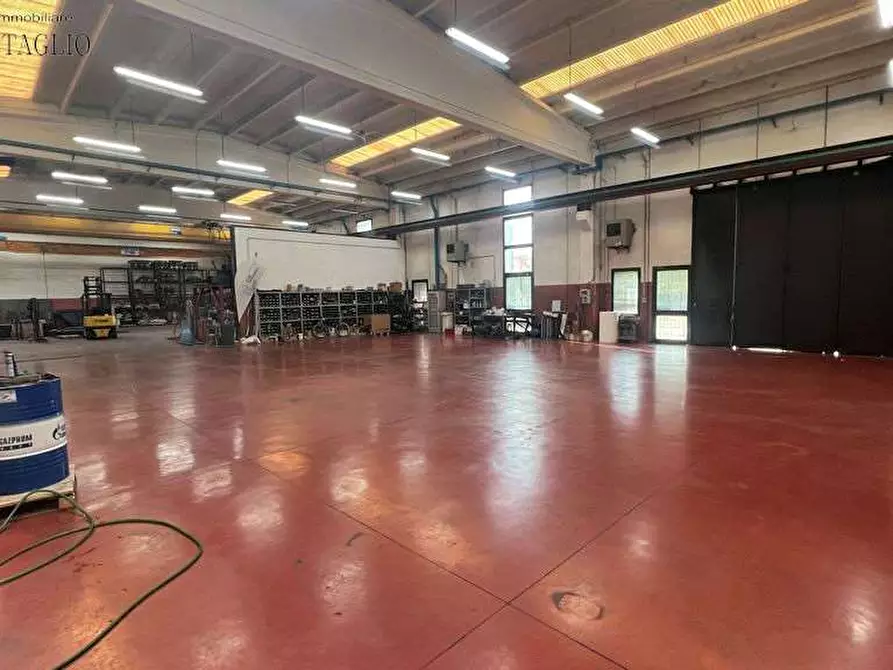 Immagine 5 di Capannone industriale in vendita  a Casalgrande