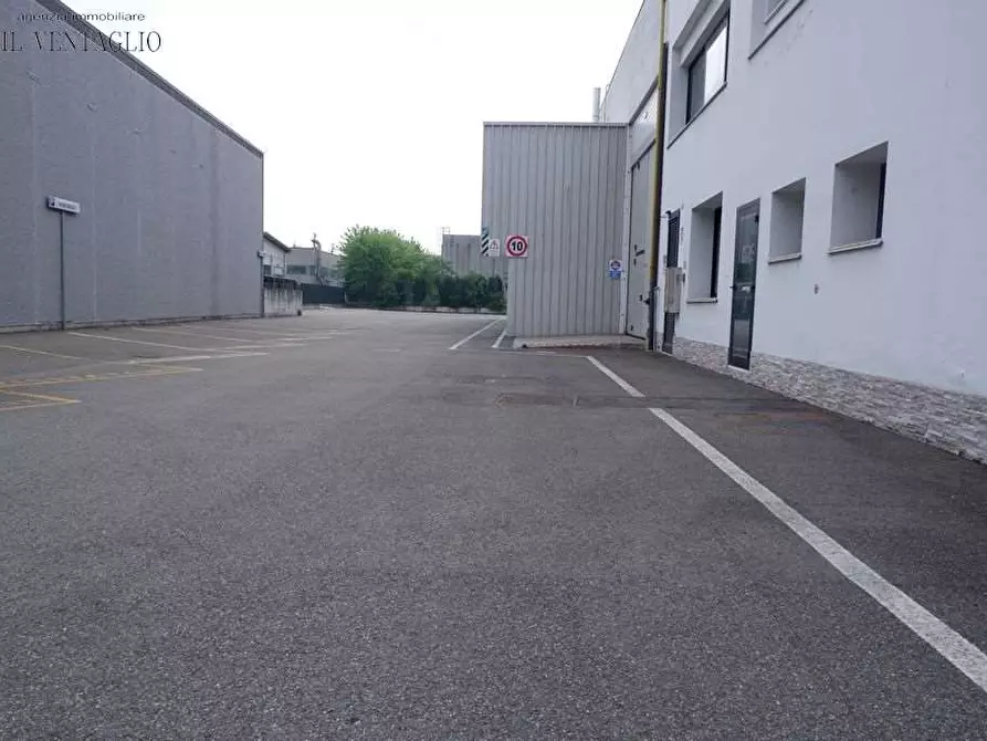 Immagine 2 di Capannone industriale in vendita  a Fiorano Modenese