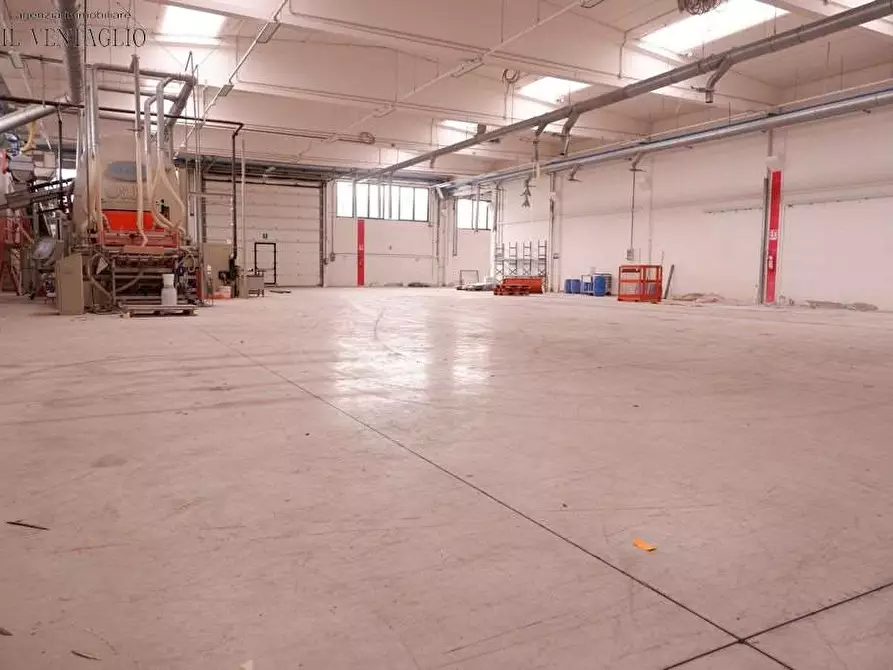Immagine 4 di Capannone industriale in vendita  a Fiorano Modenese