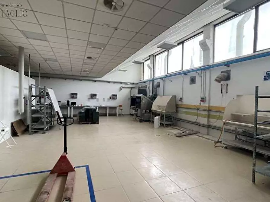 Immagine 6 di Capannone industriale in vendita  a Fiorano Modenese
