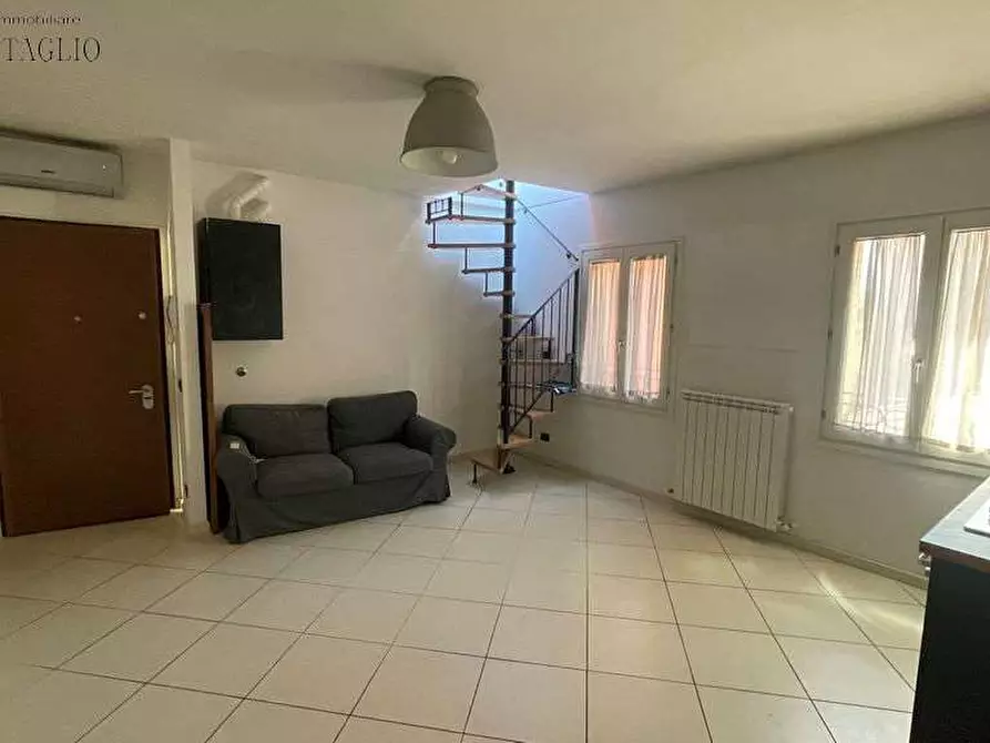 Immagine 1 di Bilocale in vendita  a Sassuolo