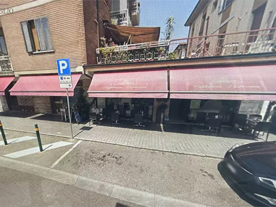 Immagine 1 di Negozio in affitto  a Modena