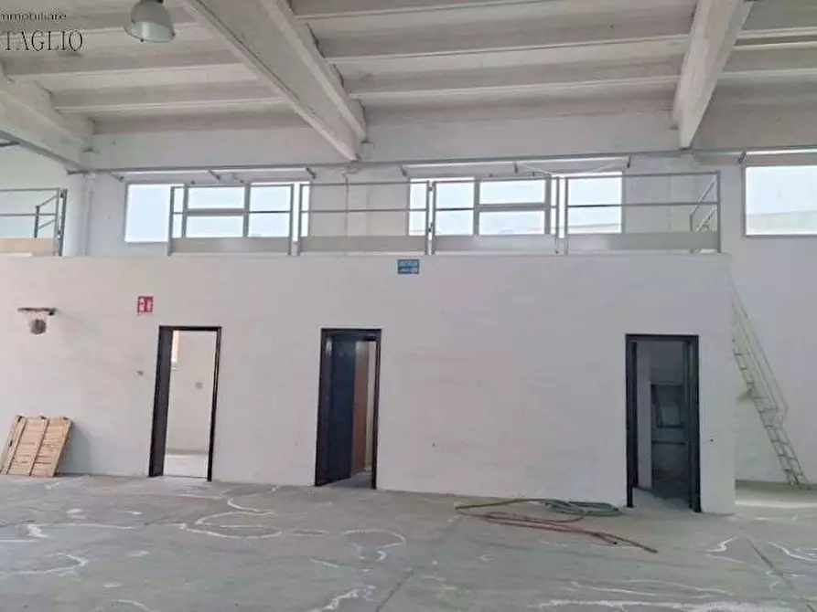 Immagine 5 di Capannone industriale in affitto  a Modena