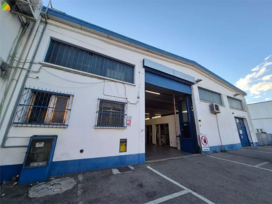 Immagine 2 di Capannone industriale in vendita  a Sassuolo