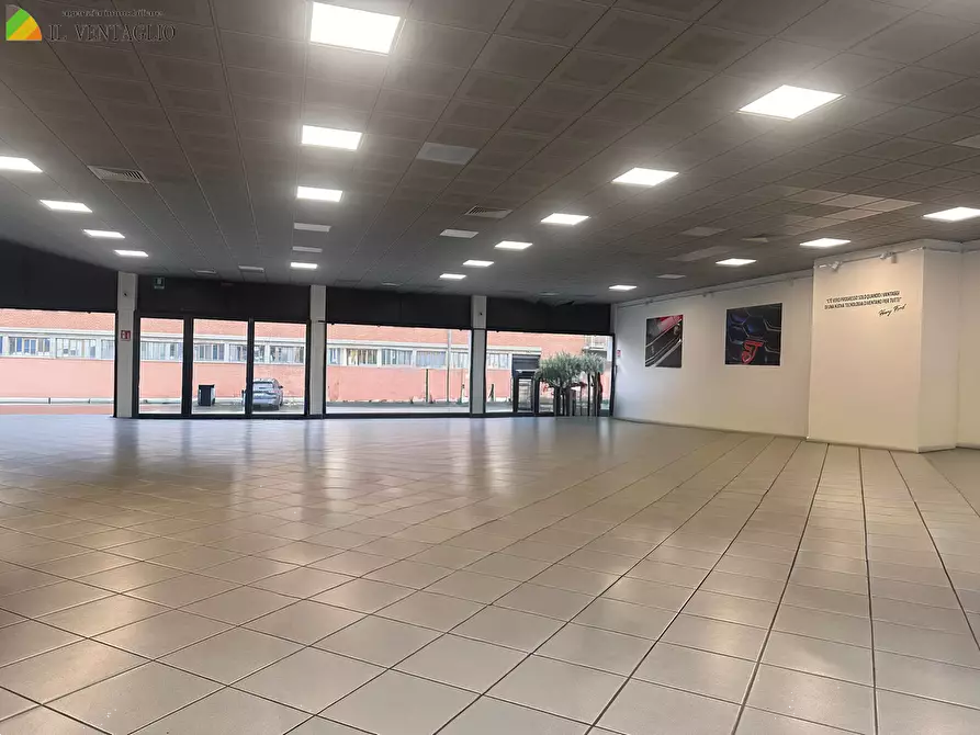 Immagine 2 di Negozio in vendita  a Sassuolo