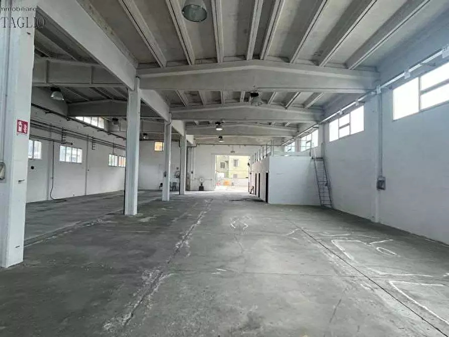 Immagine 16 di Capannone industriale in affitto  a Modena