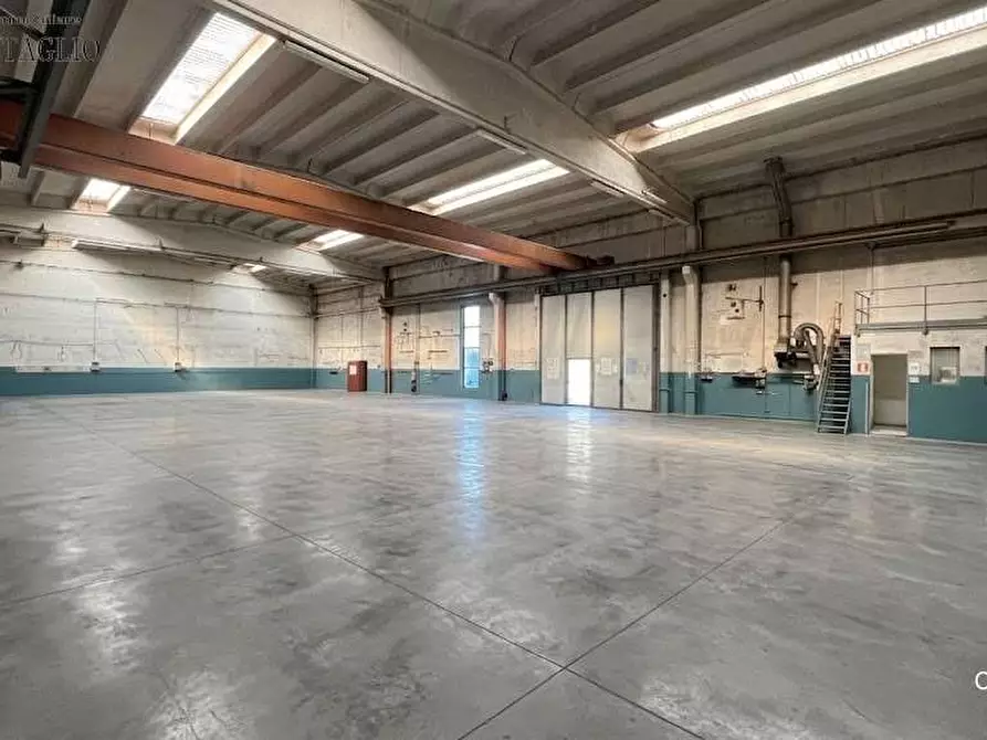 Immagine 3 di Capannone industriale in vendita  a Fiorano Modenese