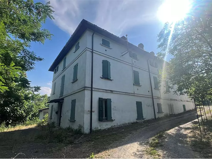 Immagine 1 di Stabile in vendita  a Castellarano