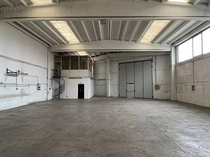 Immagine 1 di Capannone industriale in affitto  a Sassuolo