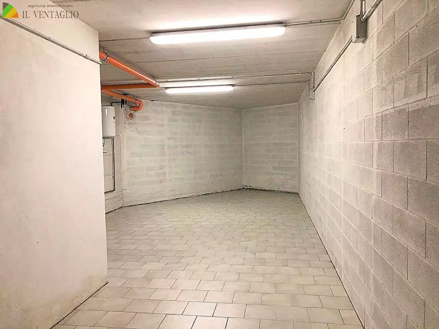 Immagine 3 di Magazzino in vendita  a Sassuolo