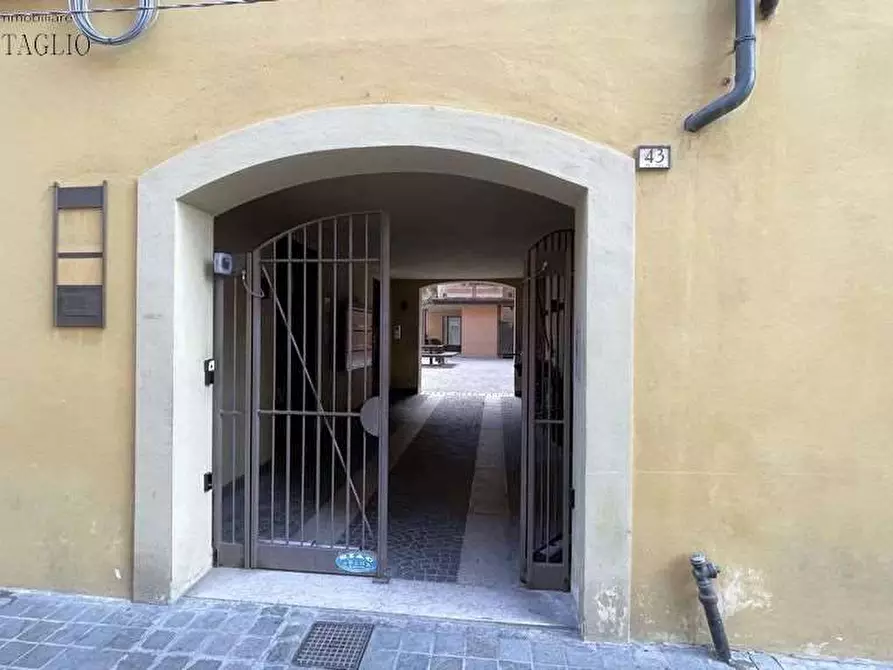 Immagine 9 di Negozio in affitto  a Sassuolo