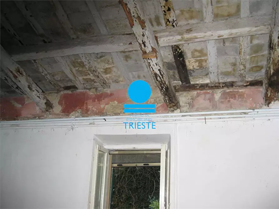 Immagine 11 di Rustico / casale in vendita  a Pesaro