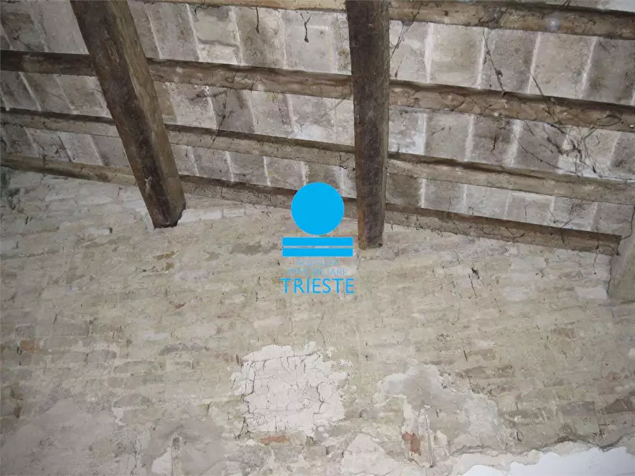Immagine 12 di Rustico / casale in vendita  a Pesaro