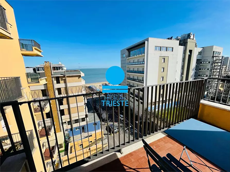 Immagine 1 di Trilocale in affitto  a Pesaro