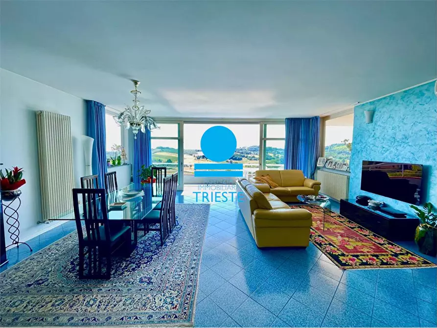 Immagine 4 di Villa in vendita  a Pesaro