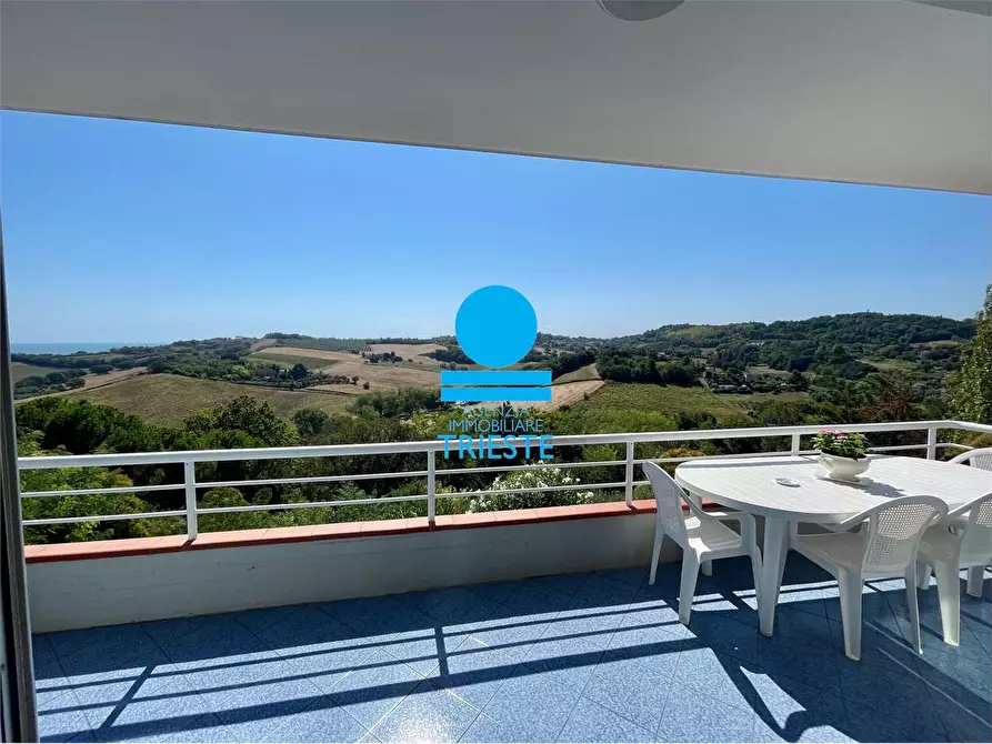 Immagine 5 di Villa in vendita  a Pesaro