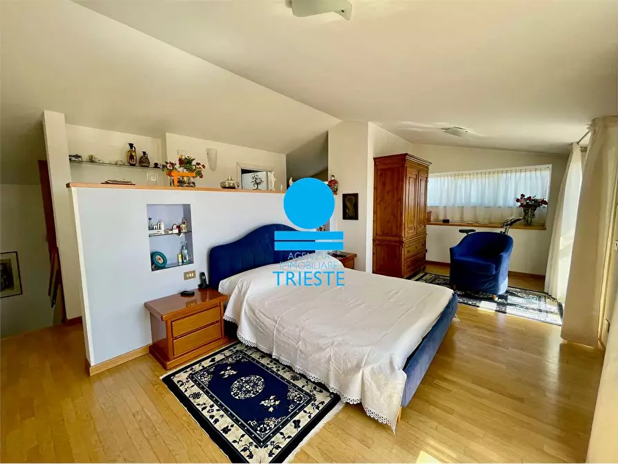 Immagine 9 di Villa in vendita  a Pesaro