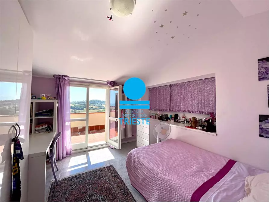 Immagine 18 di Villa in vendita  a Pesaro