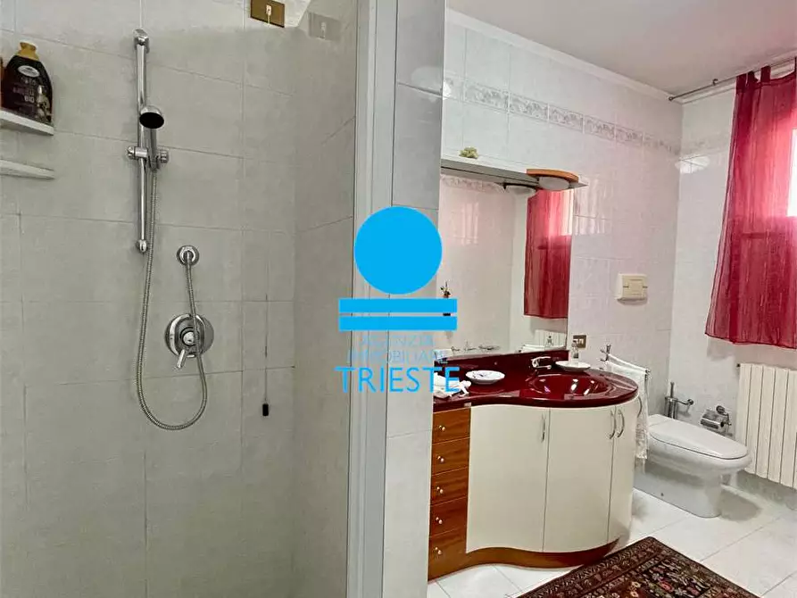 Immagine 20 di Villa in vendita  a Pesaro