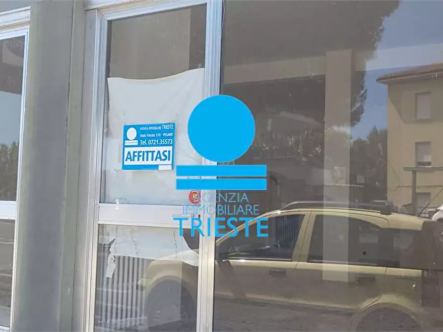 Immagine 5 di Negozio in affitto  a Pesaro