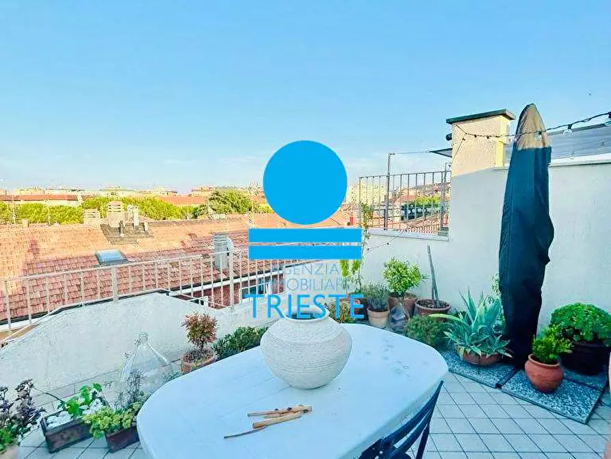 Immagine 1 di Trilocale in affitto  a Pesaro