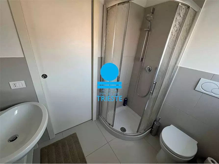 Immagine 21 di Trilocale in affitto  a Pesaro