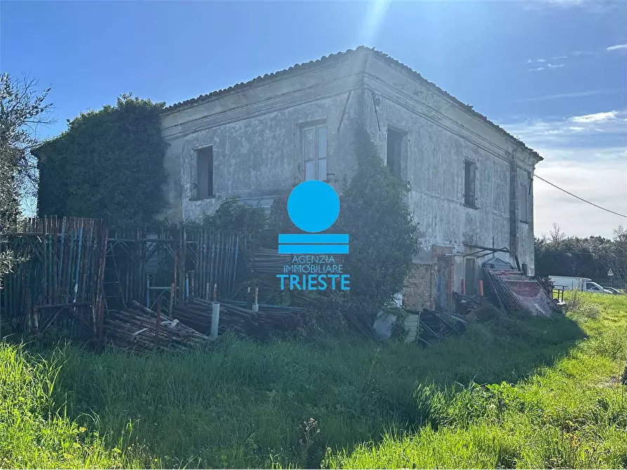 Immagine 2 di Rustico / casale in vendita  a Pesaro