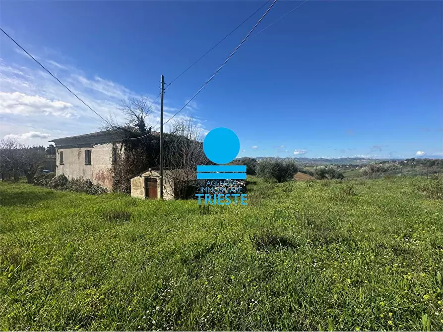 Immagine 1 di Rustico / casale in vendita  a Pesaro