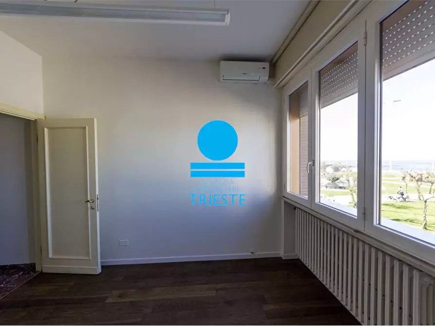 Immagine 9 di Ufficio in affitto  a Pesaro