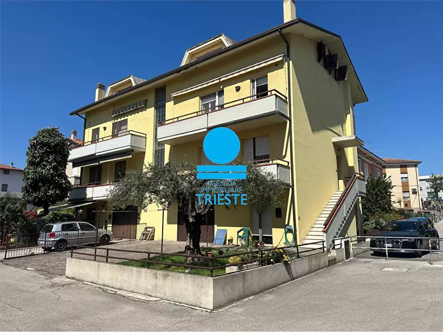 Immagine 22 di Quadrilocale in vendita  a Montelabbate