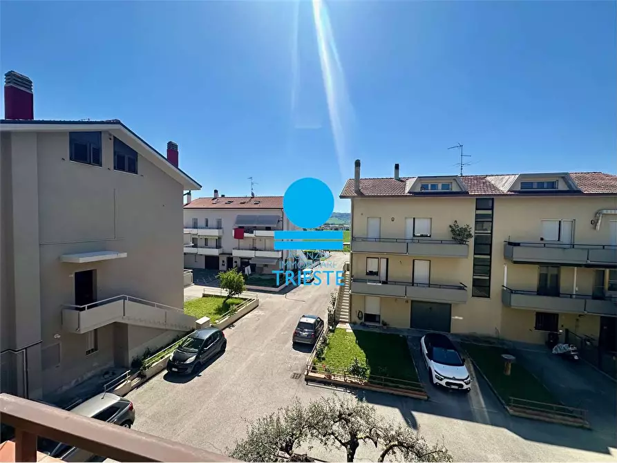 Immagine 23 di Quadrilocale in vendita  a Montelabbate