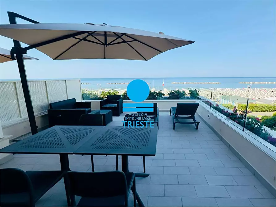 Immagine 1 di Appartamento in affitto  a Pesaro